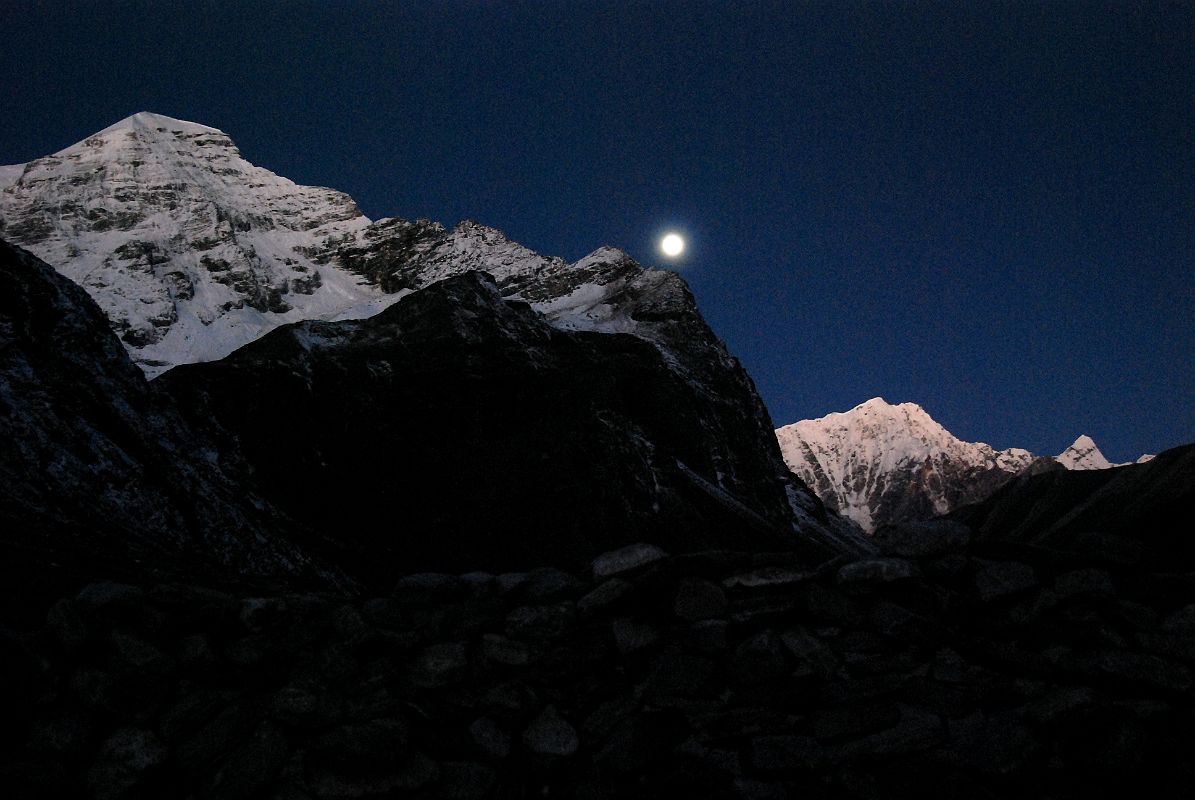 14 Moon Lights Tsha Tung, Pemthang Karpo Ri and Triangle From Drakpochen The moon lights up Tsha Tung, Pemthang Karpo Ri and Triangle before dawn from Drakpochen.